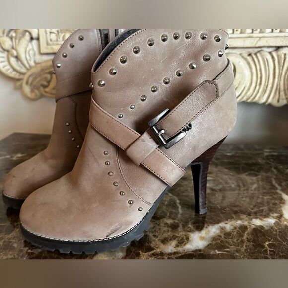 envy Shoes - Envy Spumoni studded stiletto ankle boots.  Tan size 9